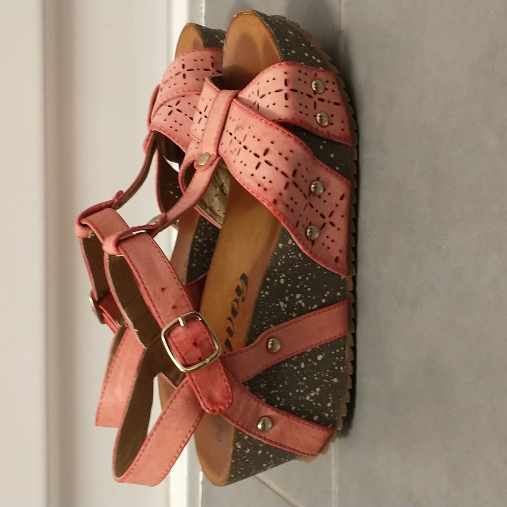Sandal